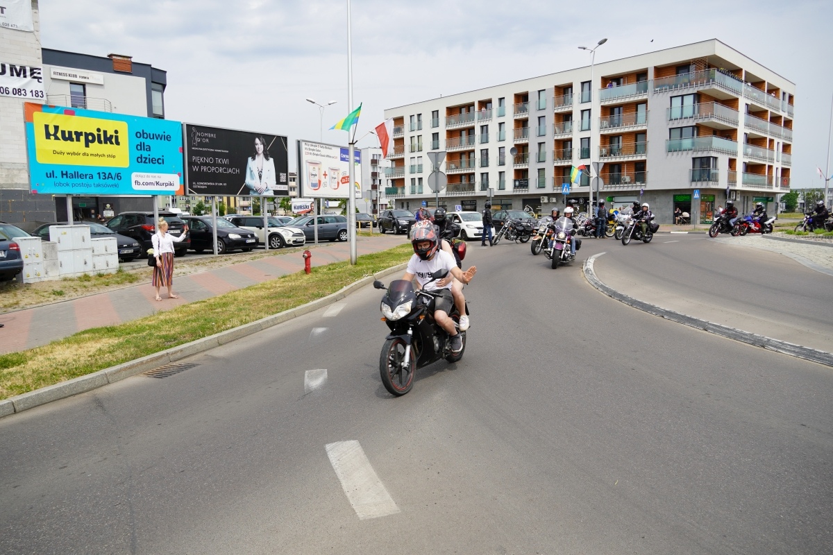 Motoserce 2024 - parada motocykli ulicami Ostrołęki [25.05.2024] - zdjęcie #84 - eOstroleka.pl