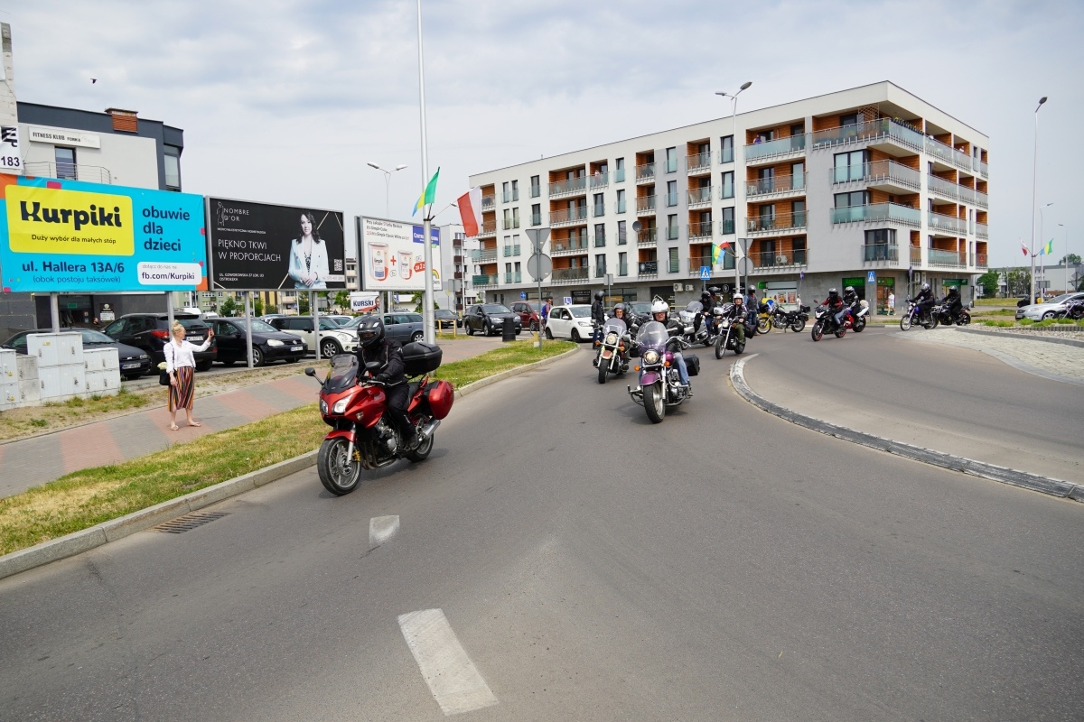 Motoserce 2024 - parada motocykli ulicami Ostrołęki [25.05.2024] - zdjęcie #82 - eOstroleka.pl
