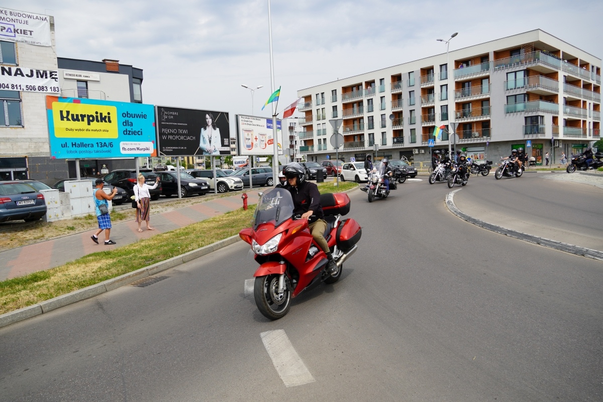 Motoserce 2024 - parada motocykli ulicami Ostrołęki [25.05.2024] - zdjęcie #60 - eOstroleka.pl