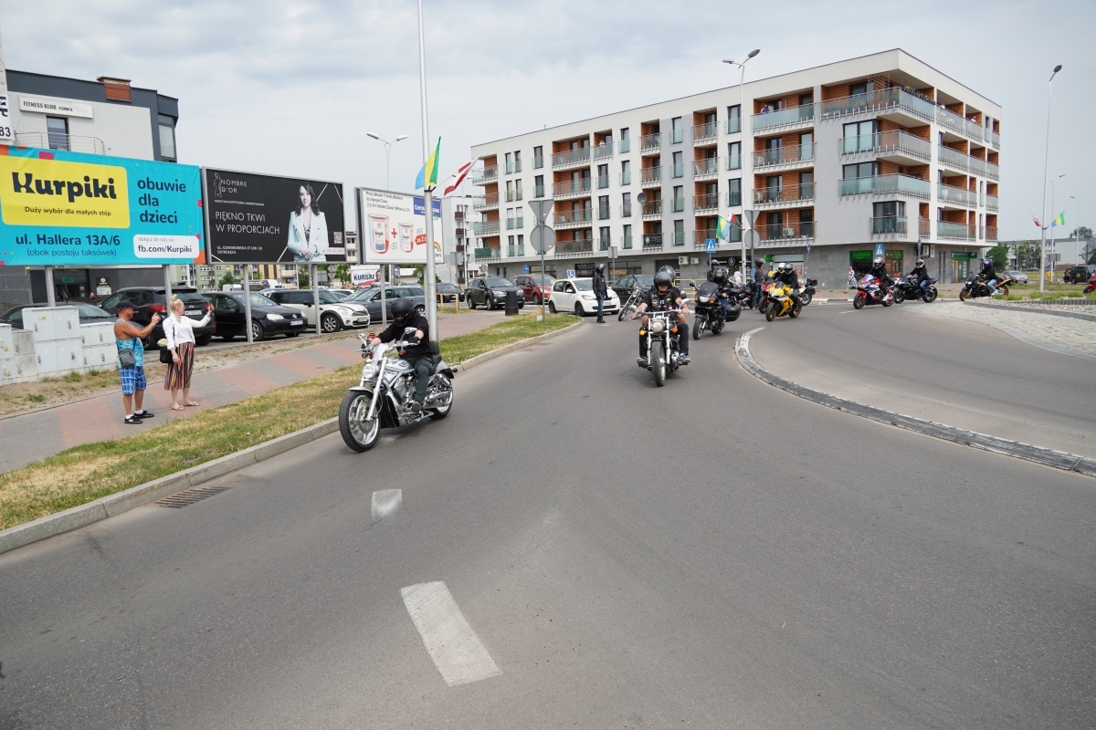 Motoserce 2024 - parada motocykli ulicami Ostrołęki [25.05.2024] - zdjęcie #55 - eOstroleka.pl