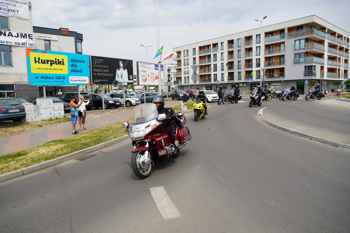 Motoserce 2024 - parada motocykli ulicami Ostrołęki [25.05.2024] - zdjęcie #35 - eOstroleka.pl