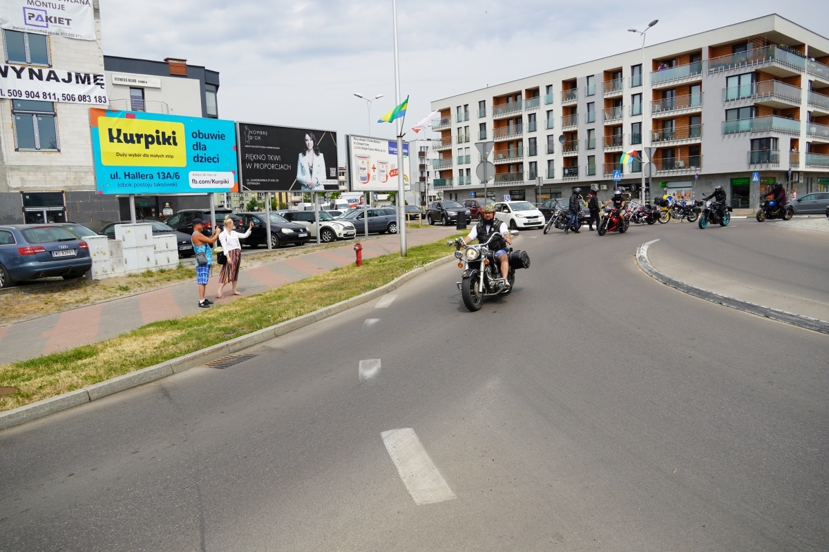 Motoserce 2024 - parada motocykli ulicami Ostrołęki [25.05.2024] - zdjęcie #24 - eOstroleka.pl
