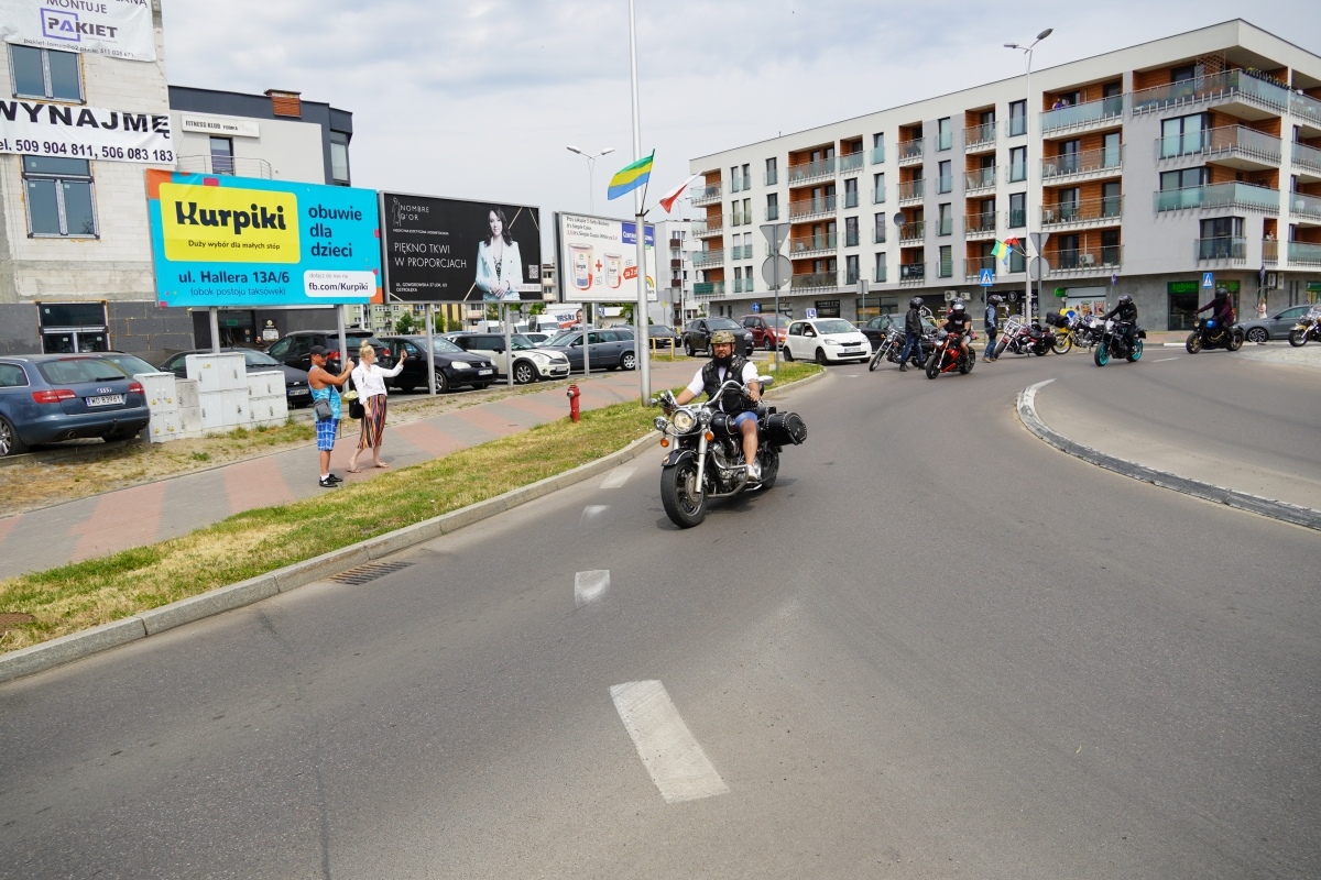 Motoserce 2024 - parada motocykli ulicami Ostrołęki [25.05.2024] - zdjęcie #23 - eOstroleka.pl