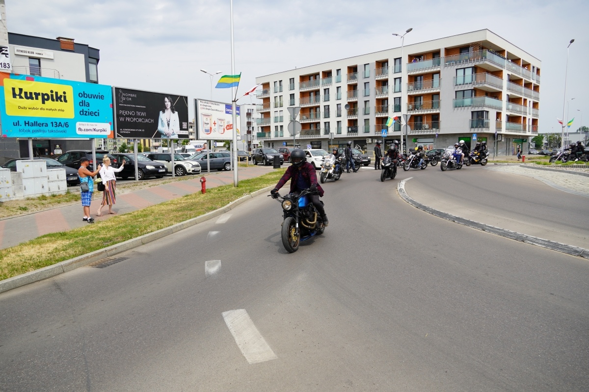 Motoserce 2024 - parada motocykli ulicami Ostrołęki [25.05.2024] - zdjęcie #21 - eOstroleka.pl