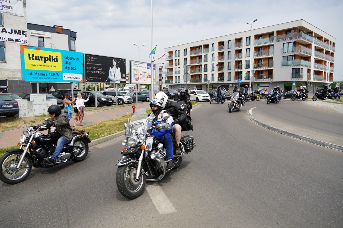 Motoserce 2024 - parada motocykli ulicami Ostrołęki [25.05.2024] - zdjęcie #15 - eOstroleka.pl