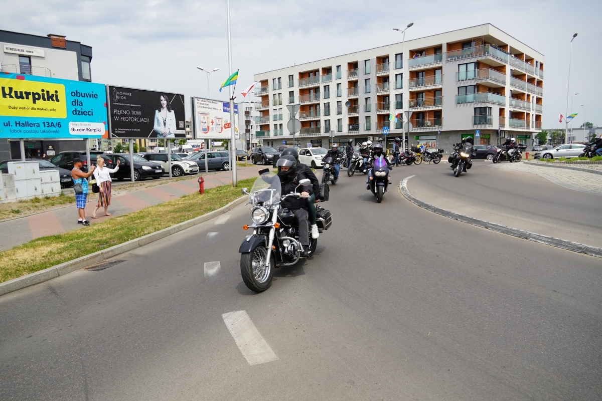 Motoserce 2024 - parada motocykli ulicami Ostrołęki [25.05.2024] - zdjęcie #12 - eOstroleka.pl