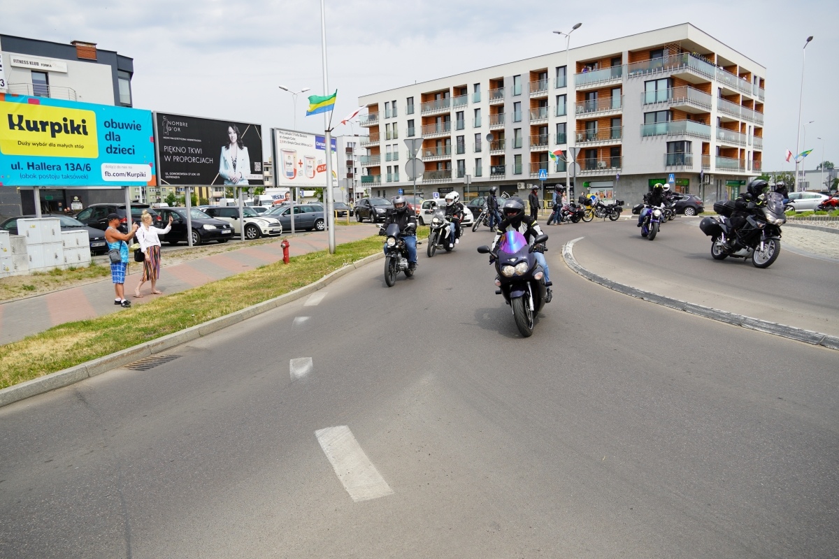 Motoserce 2024 - parada motocykli ulicami Ostrołęki [25.05.2024] - zdjęcie #11 - eOstroleka.pl