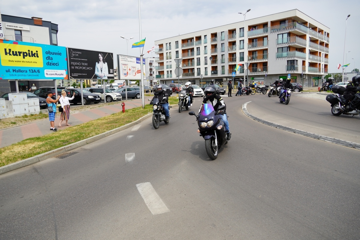 Motoserce 2024 - parada motocykli ulicami Ostrołęki [25.05.2024] - zdjęcie #10 - eOstroleka.pl
