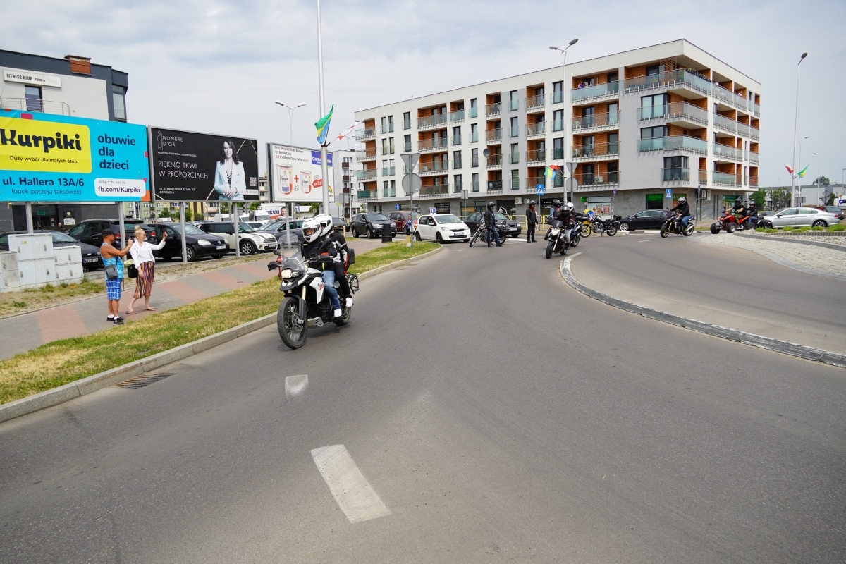 Motoserce 2024 - parada motocykli ulicami Ostrołęki [25.05.2024] - zdjęcie #9 - eOstroleka.pl