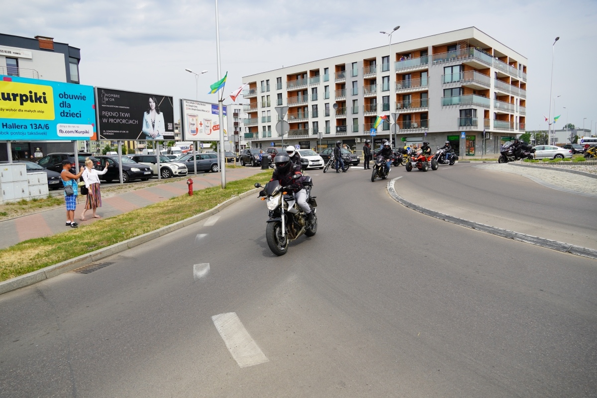 Motoserce 2024 - parada motocykli ulicami Ostrołęki [25.05.2024] - zdjęcie #8 - eOstroleka.pl