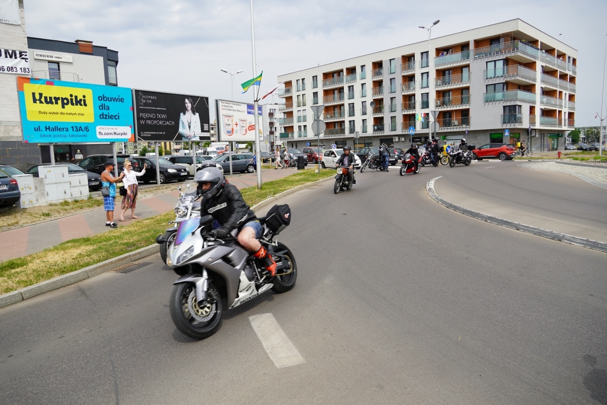 Motoserce 2024 - parada motocykli ulicami Ostrołęki [25.05.2024] - zdjęcie #75 - eOstroleka.pl