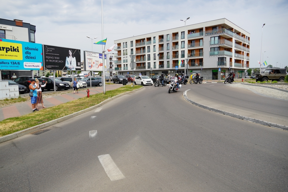 Motoserce 2024 - parada motocykli ulicami Ostrołęki [25.05.2024] - zdjęcie #61 - eOstroleka.pl
