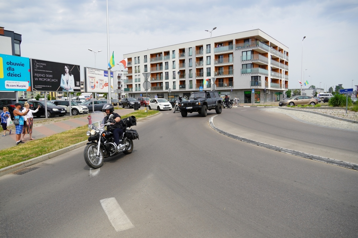 Motoserce 2024 - parada motocykli ulicami Ostrołęki [25.05.2024] - zdjęcie #54 - eOstroleka.pl