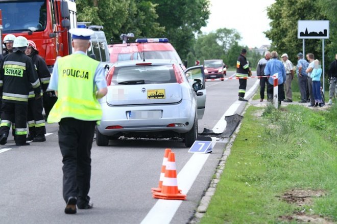 Wypadek w Rzekuniu (24.06.2011) - zdjęcie #8 - eOstroleka.pl