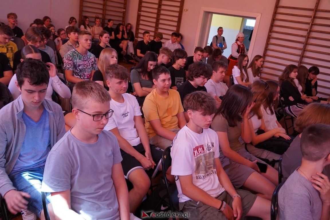 Dzień Kultury Kurpiowskiej w II Liceum Ogólnokształcącym w Ostrołęce [26.05.2024] - zdjęcie #62 - eOstroleka.pl