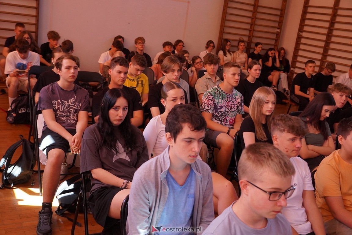 Dzień Kultury Kurpiowskiej w II Liceum Ogólnokształcącym w Ostrołęce [26.05.2024] - zdjęcie #60 - eOstroleka.pl