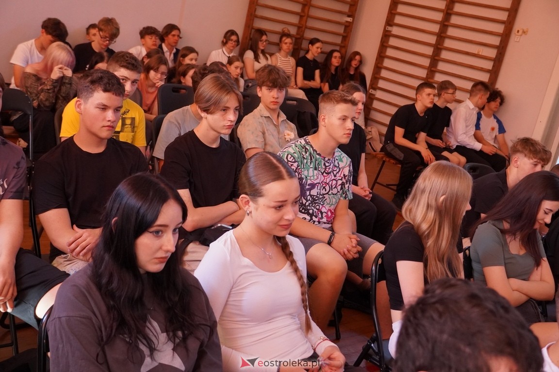 Dzień Kultury Kurpiowskiej w II Liceum Ogólnokształcącym w Ostrołęce [26.05.2024] - zdjęcie #59 - eOstroleka.pl