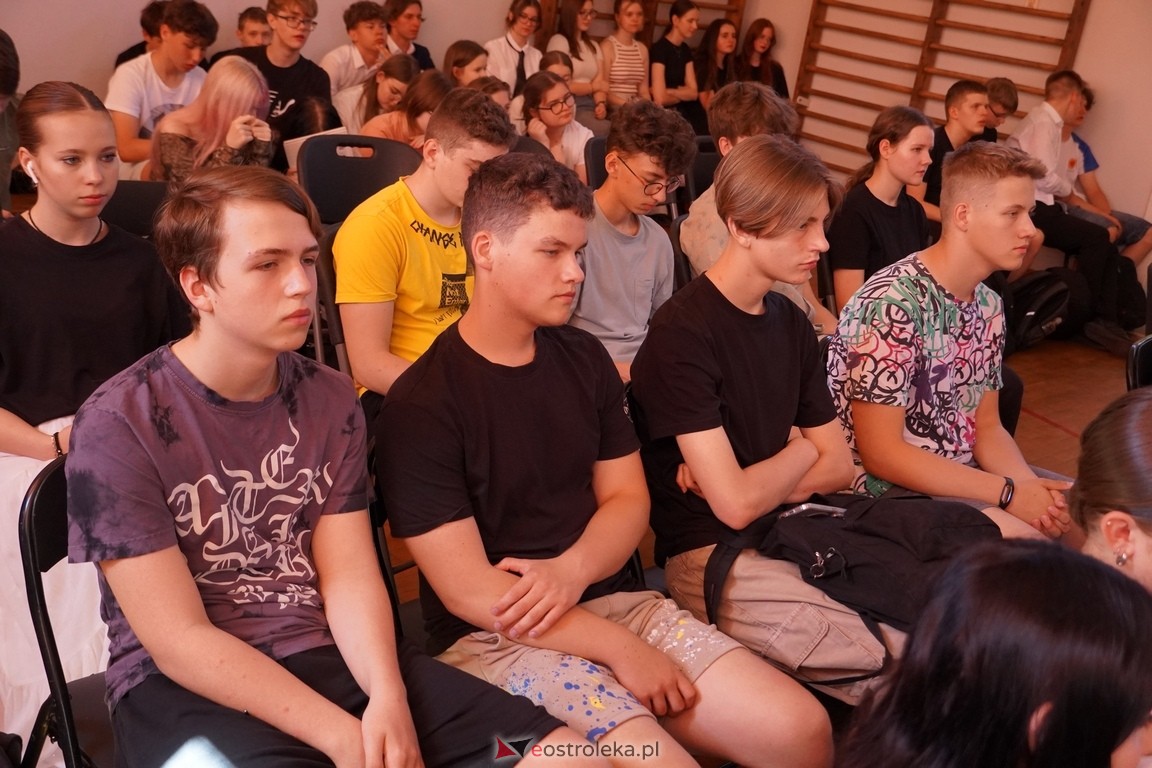 Dzień Kultury Kurpiowskiej w II Liceum Ogólnokształcącym w Ostrołęce [26.05.2024] - zdjęcie #57 - eOstroleka.pl