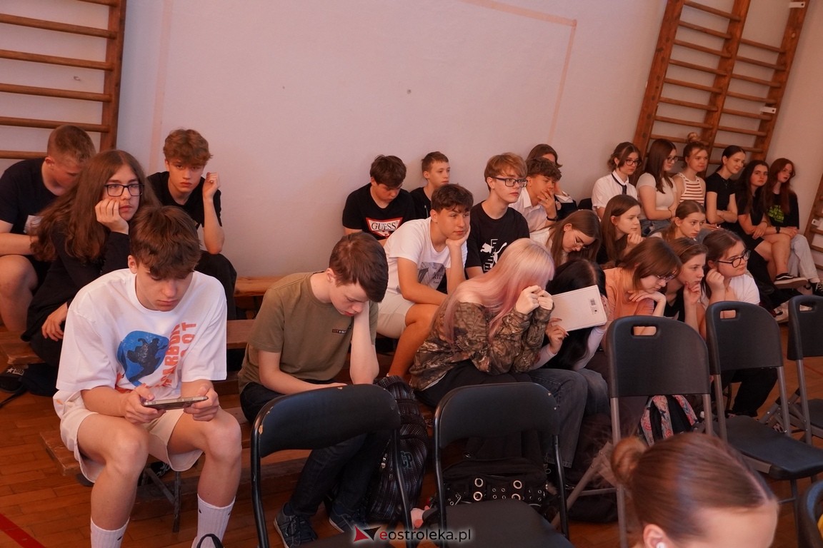 Dzień Kultury Kurpiowskiej w II Liceum Ogólnokształcącym w Ostrołęce [26.05.2024] - zdjęcie #55 - eOstroleka.pl