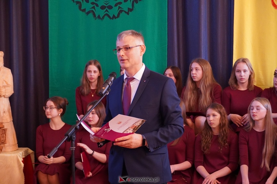 Dzień Kultury Kurpiowskiej w II Liceum Ogólnokształcącym w Ostrołęce [26.05.2024] - zdjęcie #50 - eOstroleka.pl