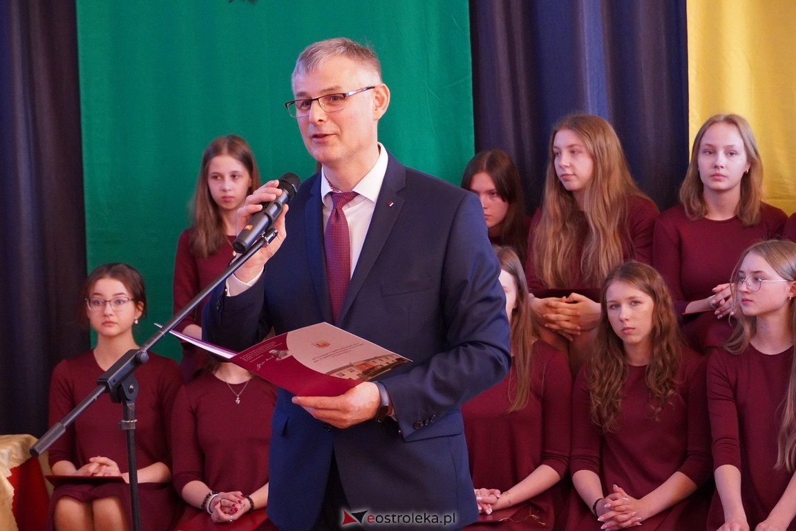 Dzień Kultury Kurpiowskiej w II Liceum Ogólnokształcącym w Ostrołęce [26.05.2024] - zdjęcie #46 - eOstroleka.pl