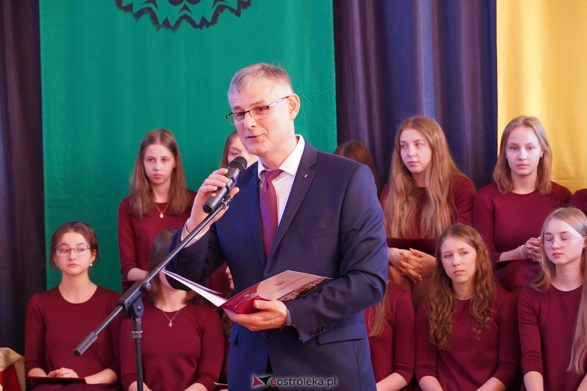 Dzień Kultury Kurpiowskiej w II Liceum Ogólnokształcącym w Ostrołęce [26.05.2024] - zdjęcie #44 - eOstroleka.pl