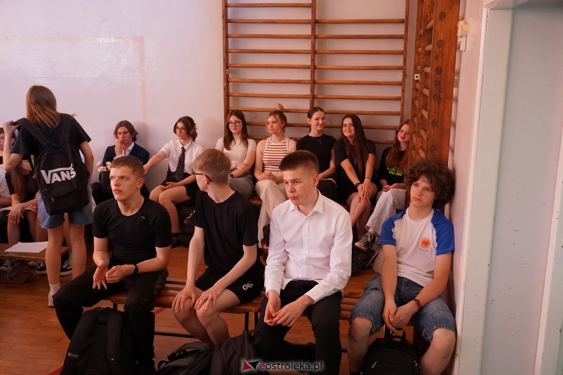 Dzień Kultury Kurpiowskiej w II Liceum Ogólnokształcącym w Ostrołęce [26.05.2024] - zdjęcie #41 - eOstroleka.pl
