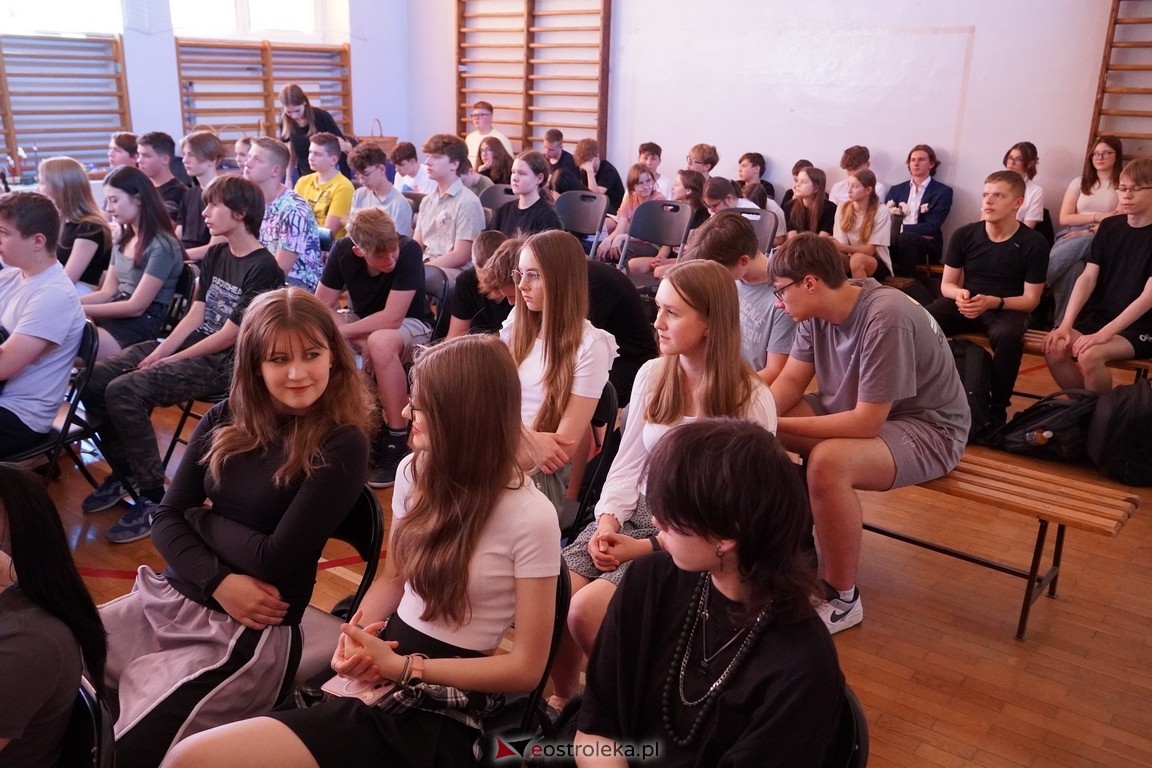 Dzień Kultury Kurpiowskiej w II Liceum Ogólnokształcącym w Ostrołęce [26.05.2024] - zdjęcie #40 - eOstroleka.pl