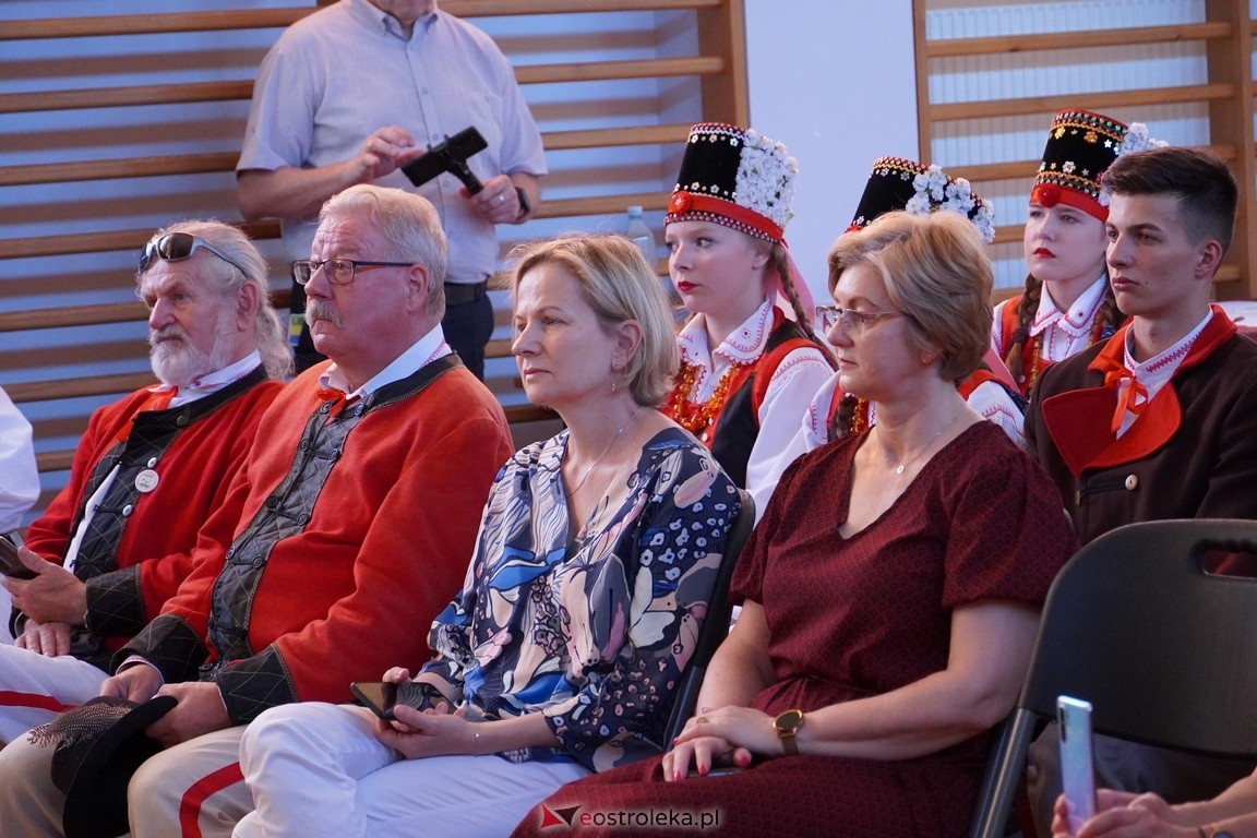 Dzień Kultury Kurpiowskiej w II Liceum Ogólnokształcącym w Ostrołęce [26.05.2024] - zdjęcie #35 - eOstroleka.pl