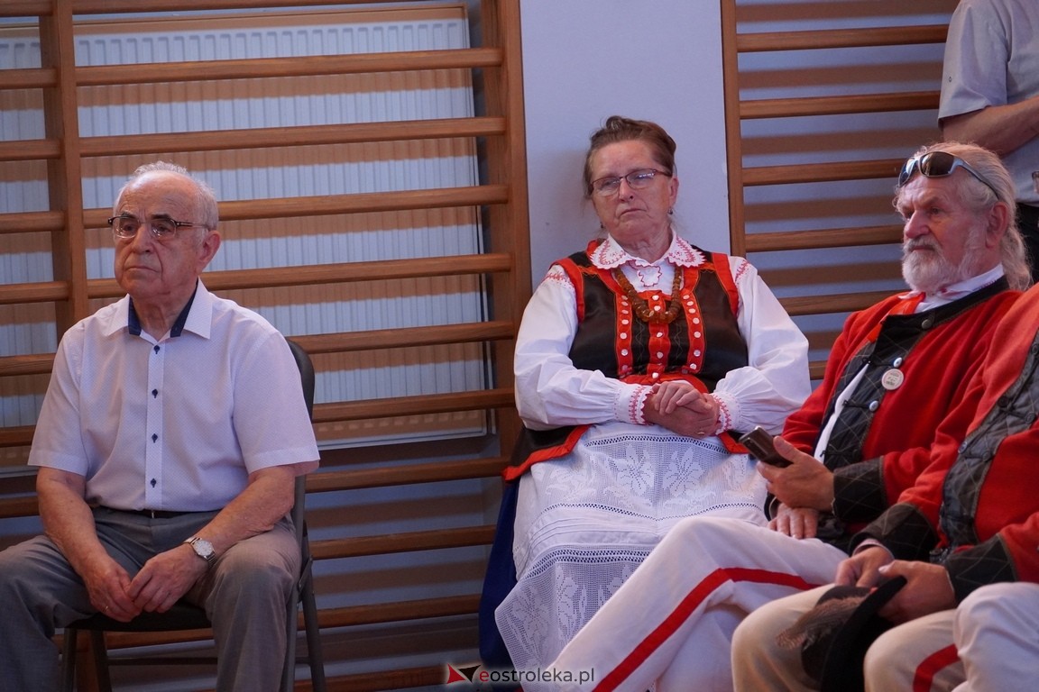 Dzień Kultury Kurpiowskiej w II Liceum Ogólnokształcącym w Ostrołęce [26.05.2024] - zdjęcie #32 - eOstroleka.pl