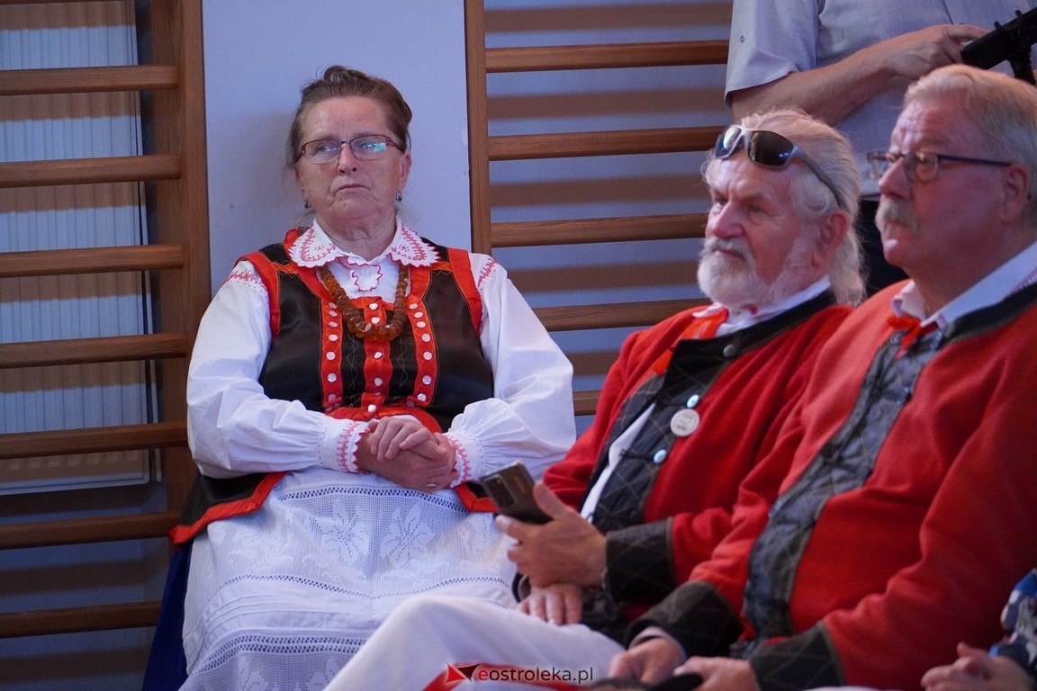 Dzień Kultury Kurpiowskiej w II Liceum Ogólnokształcącym w Ostrołęce [26.05.2024] - zdjęcie #30 - eOstroleka.pl