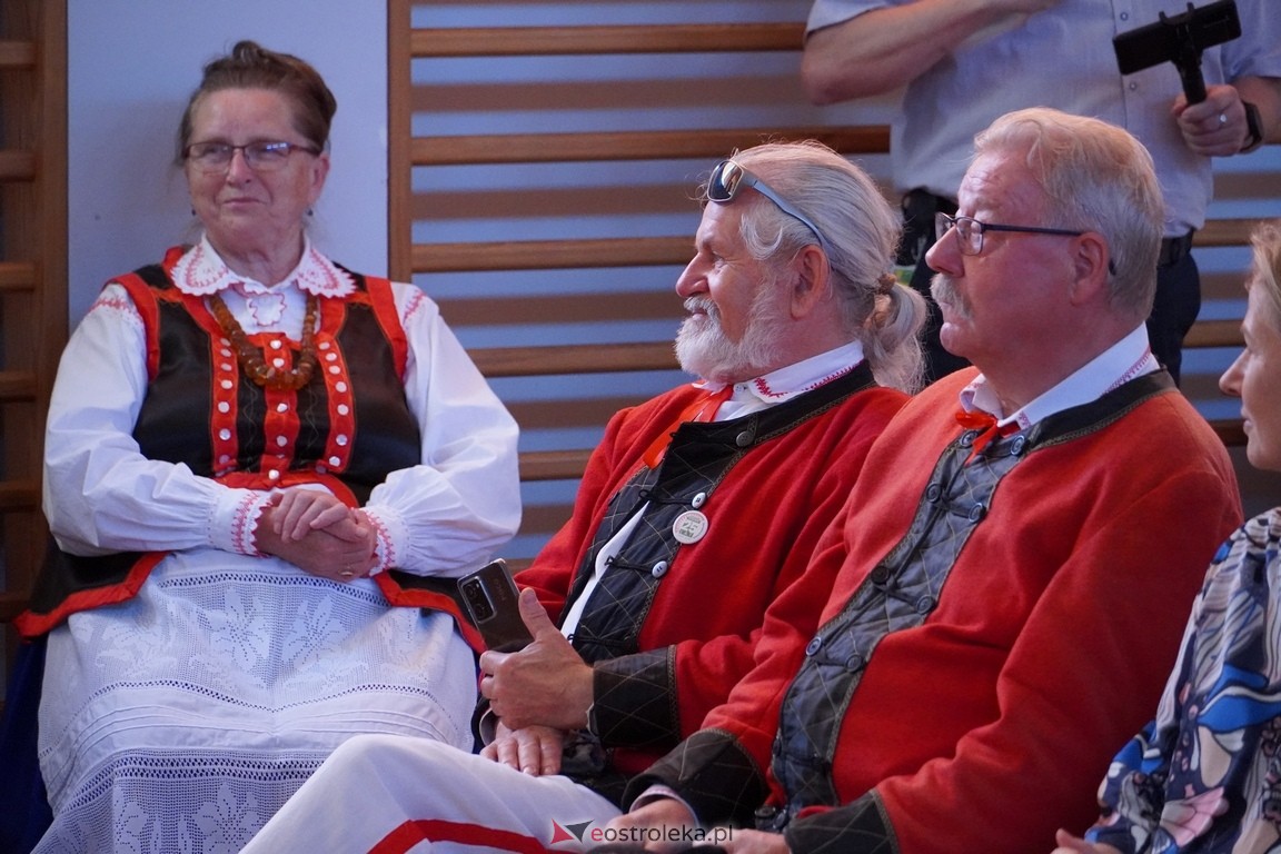 Dzień Kultury Kurpiowskiej w II Liceum Ogólnokształcącym w Ostrołęce [26.05.2024] - zdjęcie #29 - eOstroleka.pl
