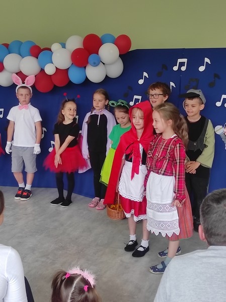 I love english - przedszkolaki w Ostrołęce śpiewają po angielsku! [23.05.2024] - zdjęcie #24 - eOstroleka.pl