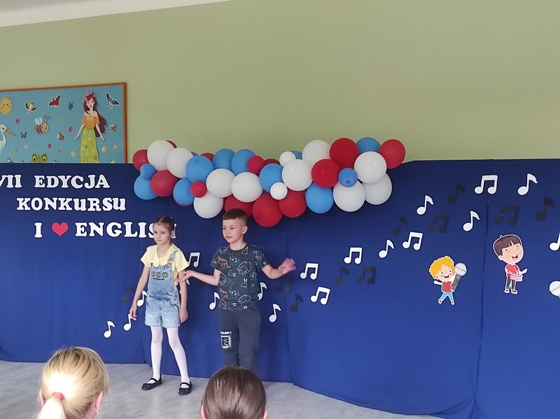I love english - przedszkolaki w Ostrołęce śpiewają po angielsku! [23.05.2024] - zdjęcie #14 - eOstroleka.pl