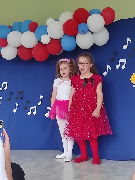 I love english - przedszkolaki w Ostrołęce śpiewają po angielsku! [23.05.2024] - zdjęcie #13 - eOstroleka.pl