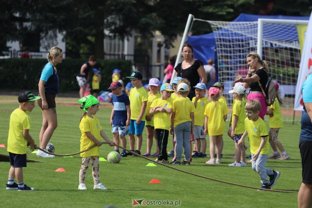 IV Piłkarski Festiwal Przedszkoli [29.05.2024] - zdjęcie #77 - eOstroleka.pl