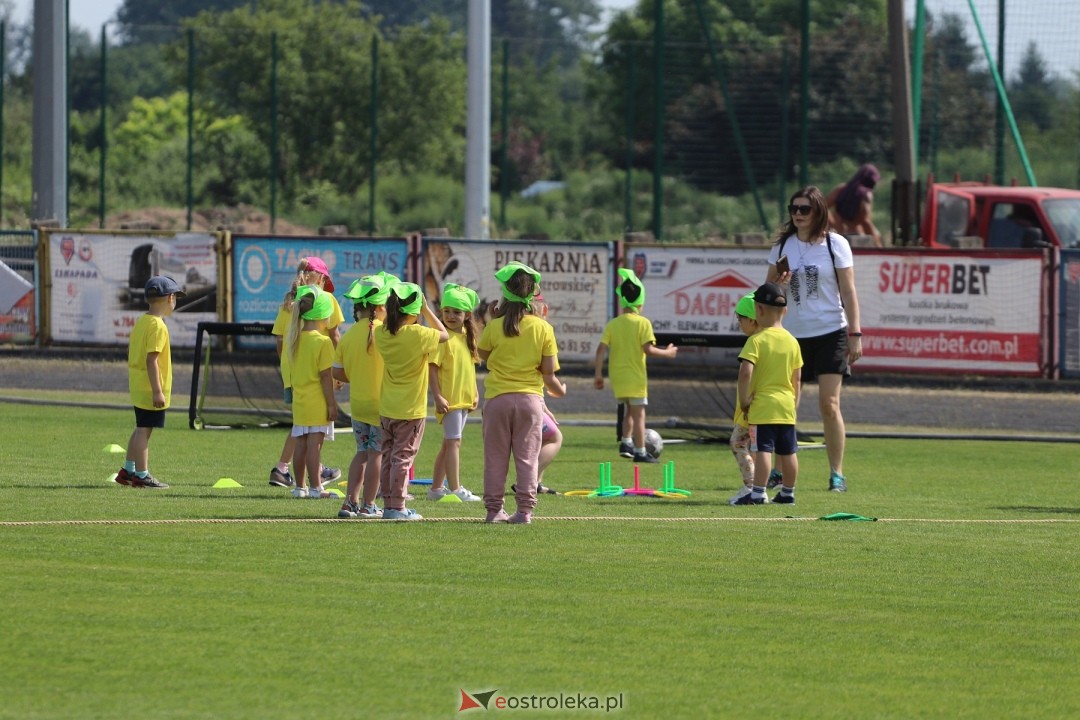 IV Piłkarski Festiwal Przedszkoli [29.05.2024] - zdjęcie #61 - eOstroleka.pl
