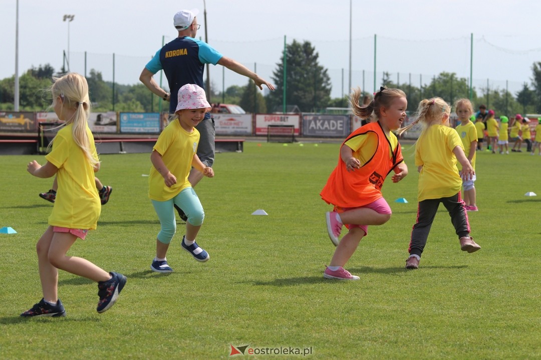 IV Piłkarski Festiwal Przedszkoli [29.05.2024] - zdjęcie #52 - eOstroleka.pl