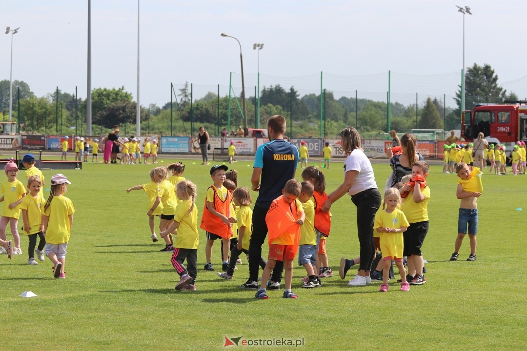 IV Piłkarski Festiwal Przedszkoli [29.05.2024] - zdjęcie #35 - eOstroleka.pl