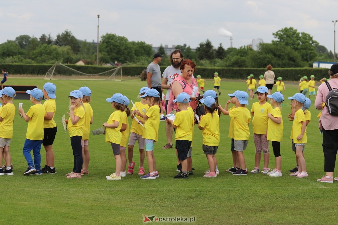 IV Piłkarski Festiwal Przedszkoli [29.05.2024] - zdjęcie #9 - eOstroleka.pl