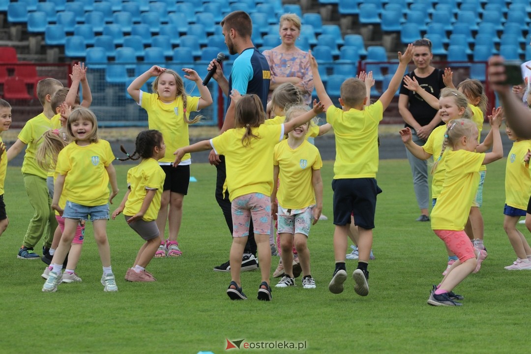 IV Piłkarski Festiwal Przedszkoli [29.05.2024] - zdjęcie #5 - eOstroleka.pl