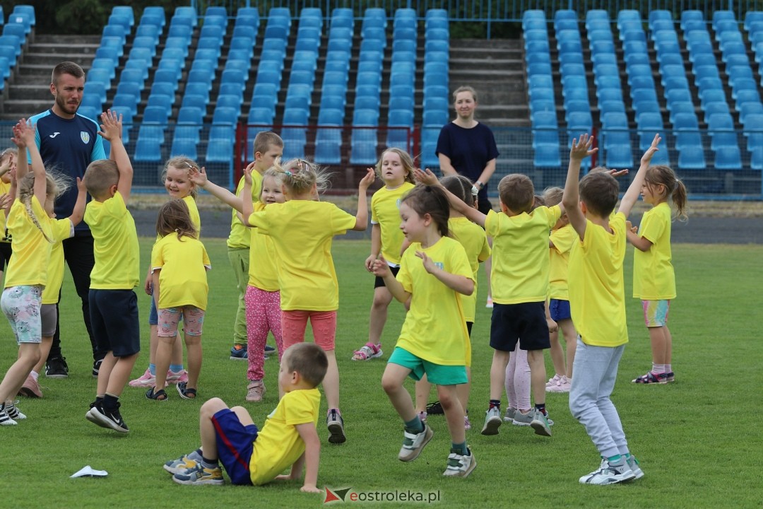 IV Piłkarski Festiwal Przedszkoli [29.05.2024] - zdjęcie #2 - eOstroleka.pl