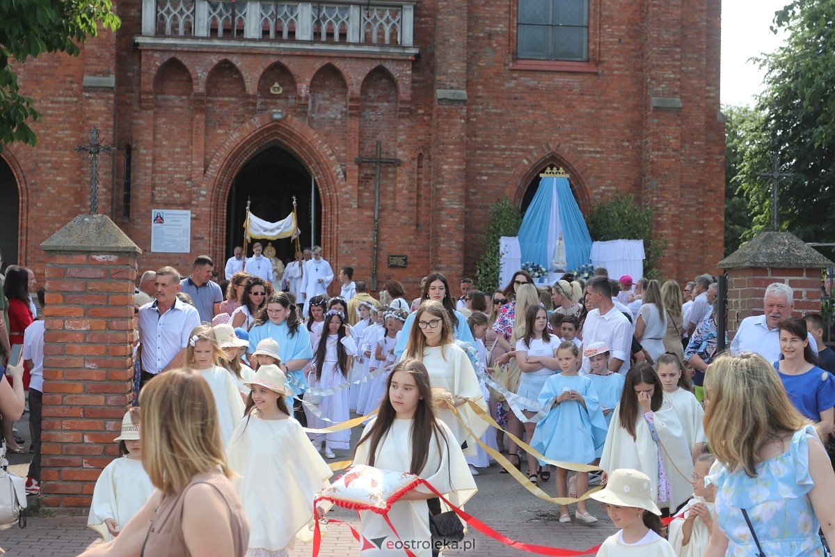 Boże Ciało 2024 - procesja w Rzekuniu [30.05.2024] - zdjęcie #69 - eOstroleka.pl