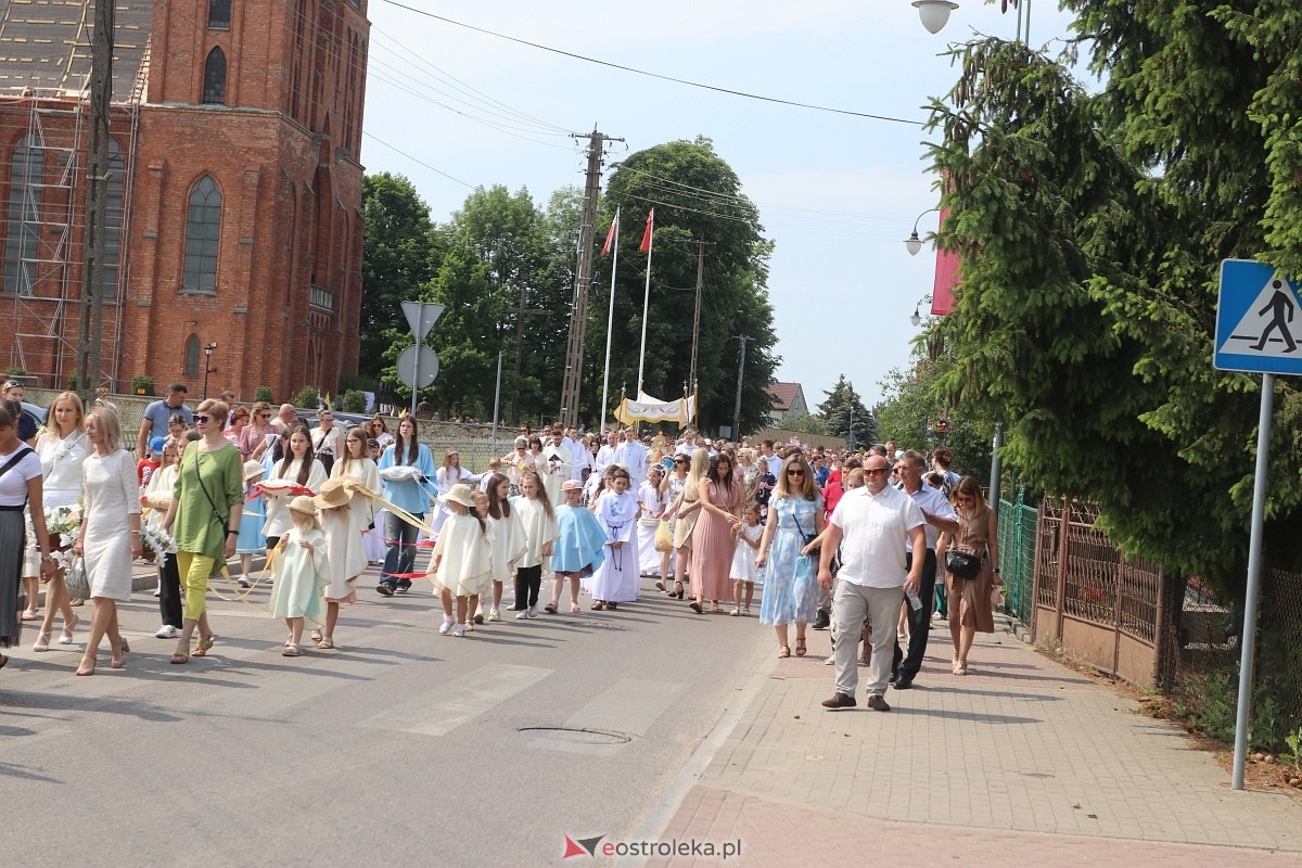 Boże Ciało 2024 - procesja w Rzekuniu [30.05.2024] - zdjęcie #44 - eOstroleka.pl