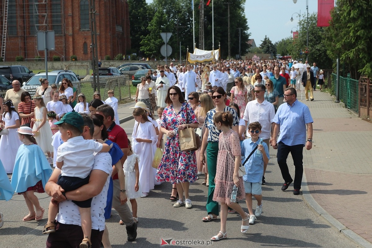 Boże Ciało 2024 - procesja w Rzekuniu [30.05.2024] - zdjęcie #42 - eOstroleka.pl