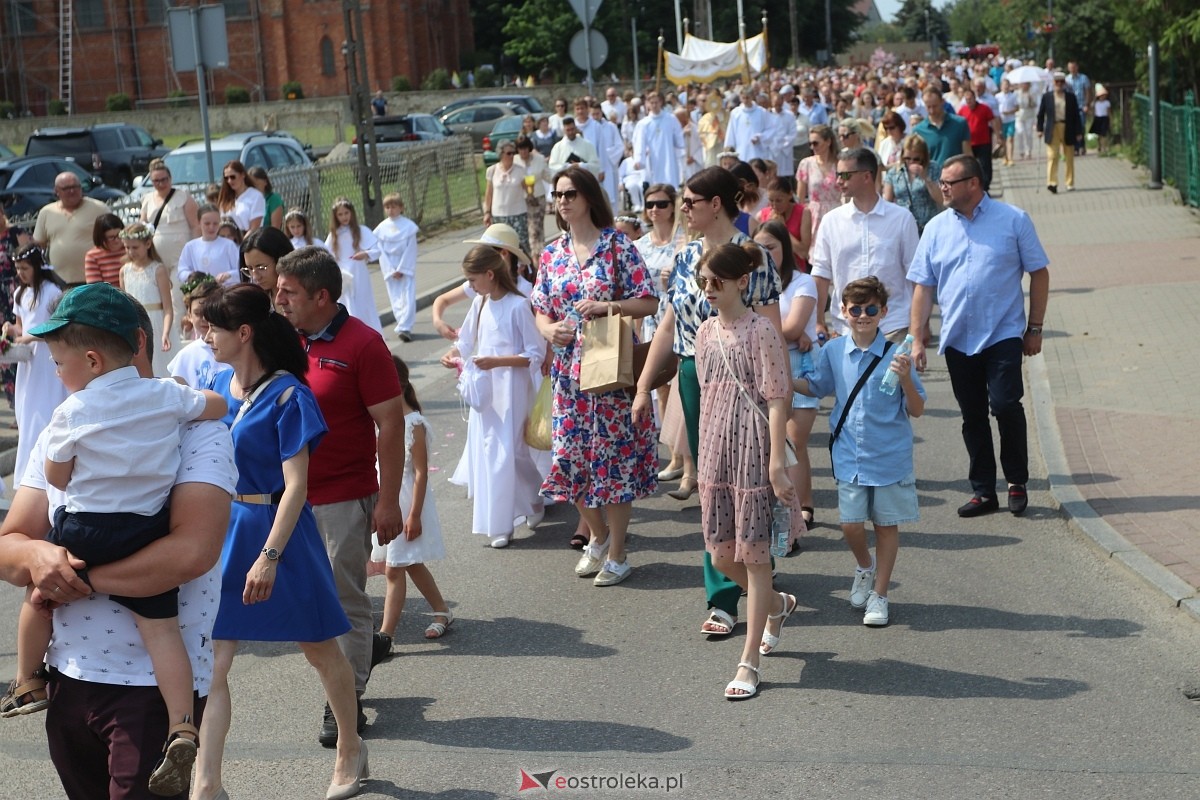 Boże Ciało 2024 - procesja w Rzekuniu [30.05.2024] - zdjęcie #41 - eOstroleka.pl