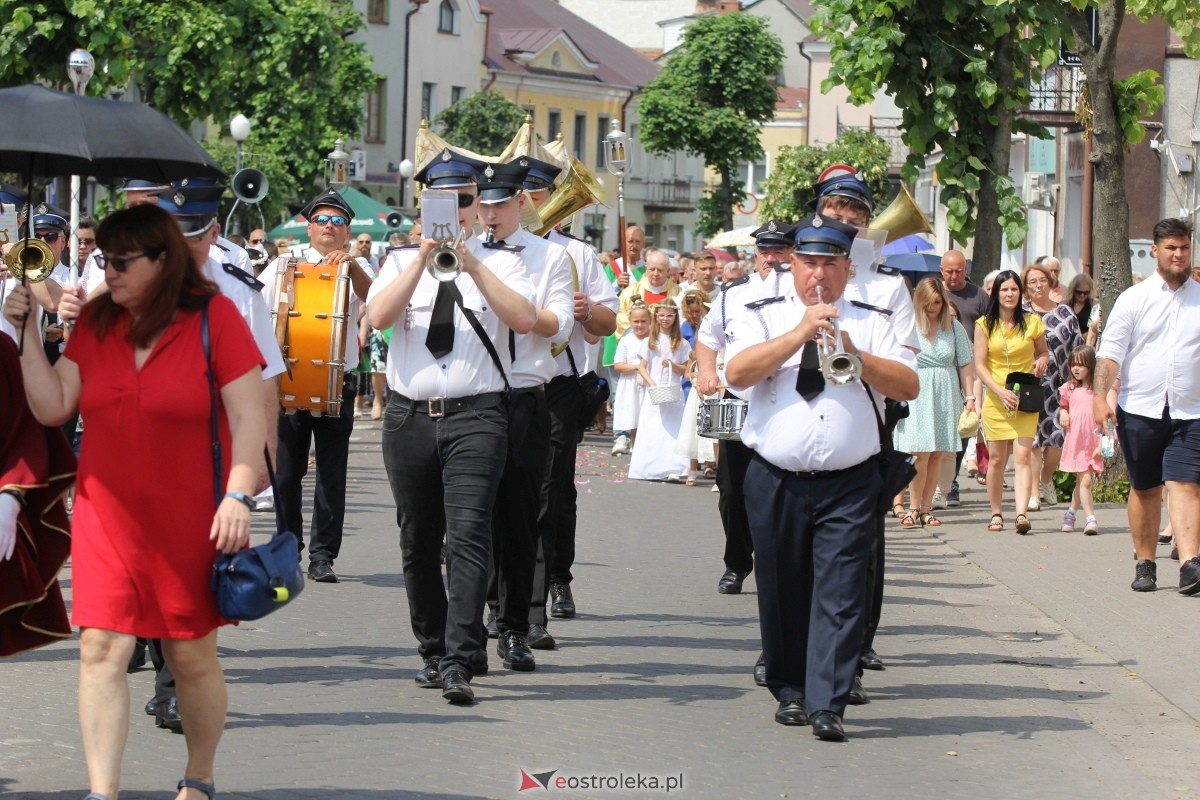 Boże Ciało 2024 - procesja w parafii pw. św. Antoniego Padewskiego w Ostrołęce [30.05.2024] - zdjęcie #176 - eOstroleka.pl