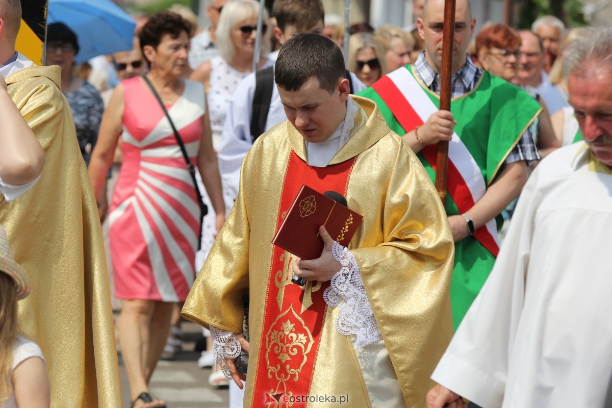 Boże Ciało 2024 - procesja w parafii pw. św. Antoniego Padewskiego w Ostrołęce [30.05.2024] - zdjęcie #157 - eOstroleka.pl