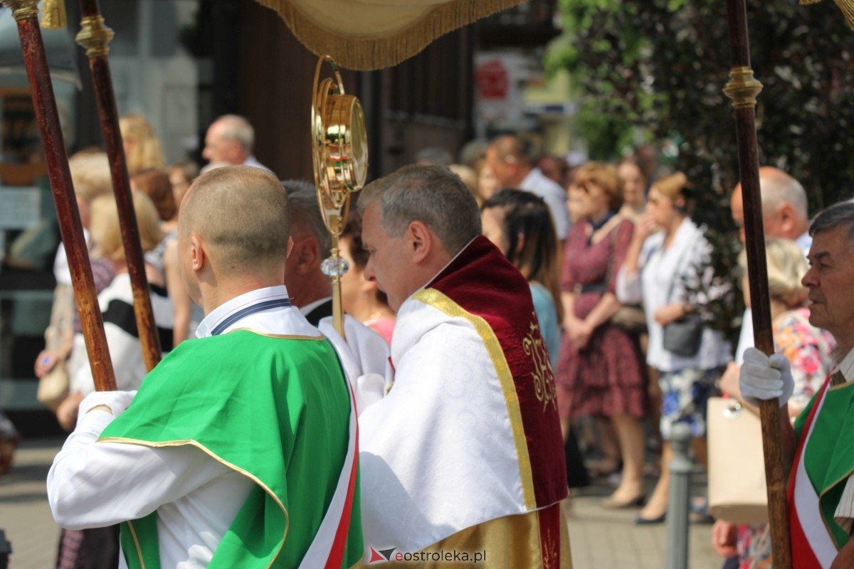 Boże Ciało 2024 - procesja w parafii pw. św. Antoniego Padewskiego w Ostrołęce [30.05.2024] - zdjęcie #151 - eOstroleka.pl