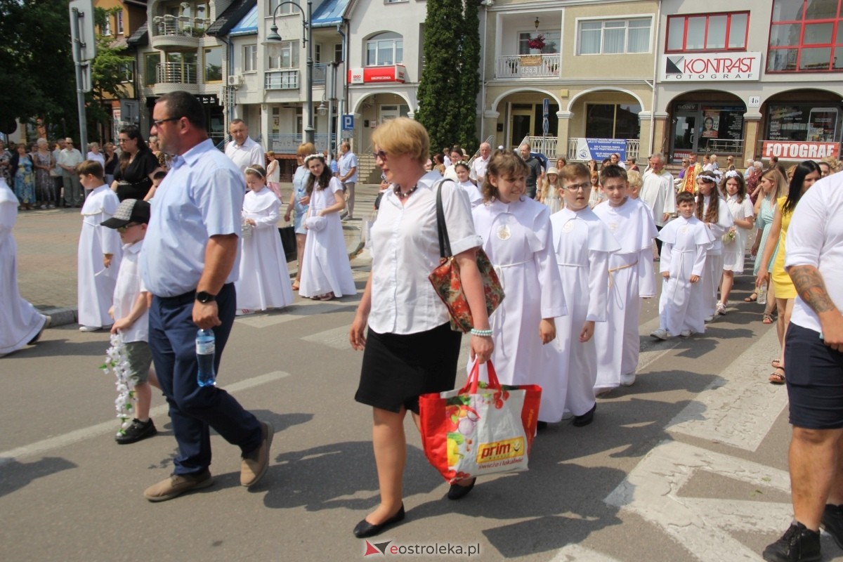 Boże Ciało 2024 - procesja w parafii pw. św. Antoniego Padewskiego w Ostrołęce [30.05.2024] - zdjęcie #144 - eOstroleka.pl